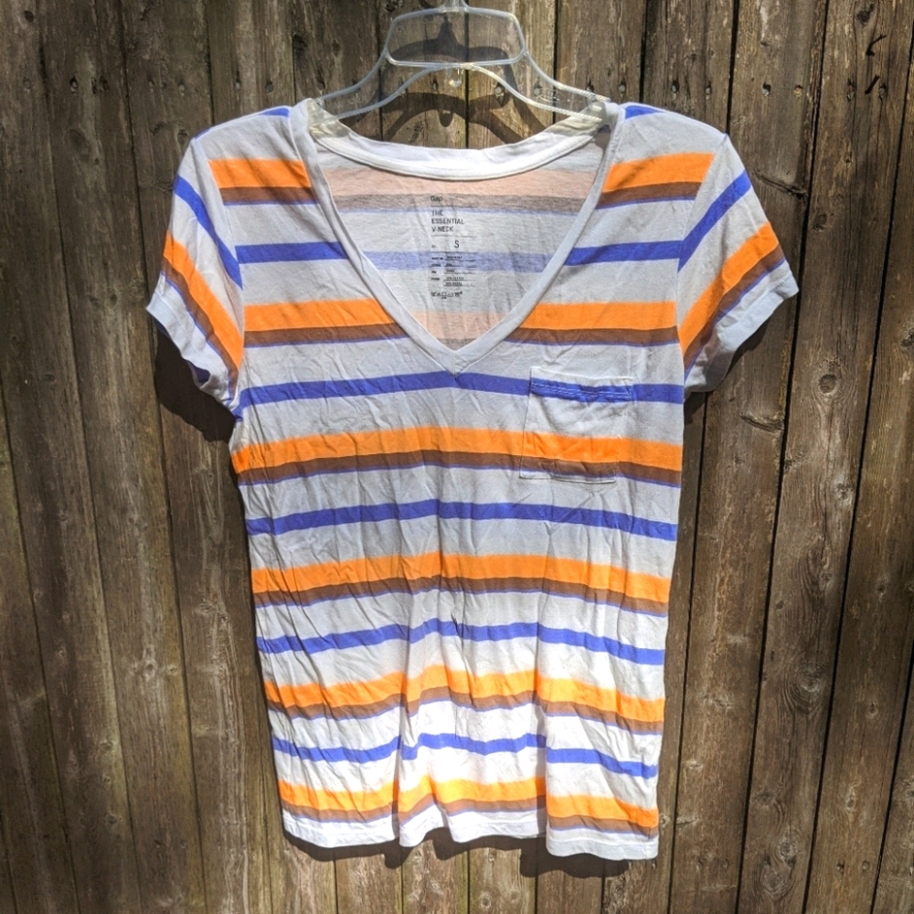 Gap Essential V-neck Striped T-shirt with pocket s